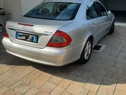 Grigio Usata 2007 Mercedes E220 Tre volumi | 6500 € (Molto cara)