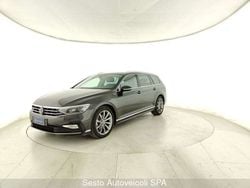 Grigio Usata 2024 VW Passat Executive Station wagon | 33.900 € (Buon prezzo)