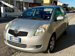 Grigio Usata 2007 Toyota Yaris Due volumi | 3950 € (Buon prezzo)