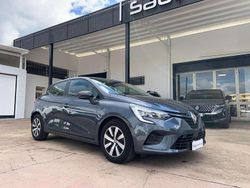 Grigio titanio Usata 2022 Renault Clio V Zen Tre volumi | 14.900 € (Buon prezzo)