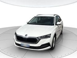 Bianco Usata 2022 Skoda Octavia Executive Station wagon | 19.600 € (Ottimo prezzo)