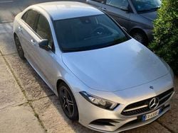 Grigio Usata 2019 Mercedes 180 AMG line Tre volumi | 29.900 €