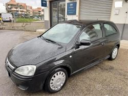 Nero Usata 2005 Opel Corsa Club Tre volumi | 1900 € (Buon prezzo)