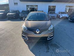Bordeaux Usata 2016 Renault Captur SUV | 11.800 € (Buon prezzo)
