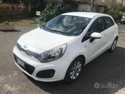 Bianco Usata 2013 Kia Rio Active Tre volumi | 5900 € (Buon prezzo)