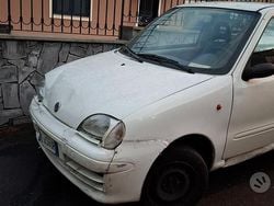 Bianco Usata 2004 Fiat 600 Due volumi | 600 €