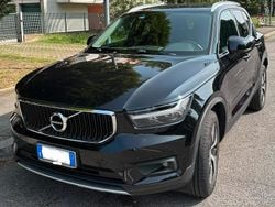 Nero Usata 2021 Volvo XC40 Momentum SUV | 22.500 € (Ottimo prezzo)