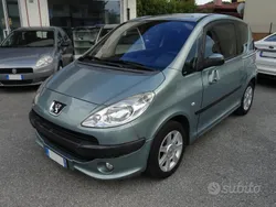 Verde Usata 2006 Peugeot 1007 Due volumi | 3450 € (Buon prezzo)