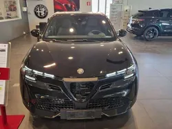 Nero Nuova 2025 Alfa Romeo Junior Edizione Speciale Tre volumi | 33.900 € (Cara)