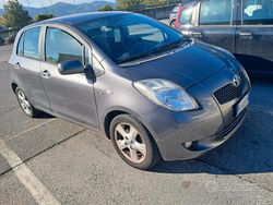 Grigio Usata 2008 Toyota Yaris Tre volumi | 3500 € (Buon prezzo)