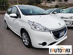 Bianco Usata 2014 Peugeot 208 Active Due volumi | 6900 € (Buon prezzo)