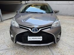 Grigio Usata 2016 Toyota Yaris Hybrid Due volumi | 10.990 € (Cara)