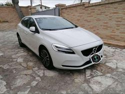 Bianco Usata 2018 Volvo V40 Plus Tre volumi | 11.900 € (Buon prezzo)