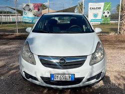 Bianco Usata 2009 Opel Corsa Enjoy Tre volumi | 3500 € (Buon prezzo)