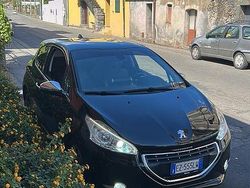 Nero Usata 2015 Peugeot 208 Due volumi | 8000 € (Molto cara)