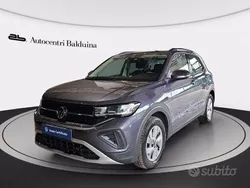 Smoky grey metalizzato Usata 2024 VW T-Cross Life SUV | 21.900 € (Buon prezzo)