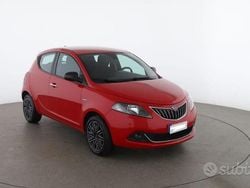 Rosso Usata 2023 Lancia Ypsilon Gold Due volumi | 11.780 € (Buon prezzo)
