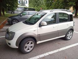 Usata 2011 Fiat Panda 4x4 Cross Due volumi | 6590 € (Buon prezzo)