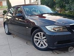 Nero Usata 2009 BMW 318 Tre volumi | 5200 € (Buon prezzo)