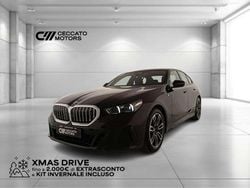 Black sapphire metallizzato Nuova 2025 BMW 520 M Sport Tre volumi | 62.900 € (Buon prezzo)