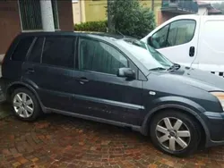 Usata 2009 Ford Fusion Collection Monovolume | 2700 € (Buon prezzo)