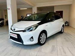 Bianco Usata 2014 Toyota Yaris Hybrid Lounge Tre volumi | 8999 € (Buon prezzo)