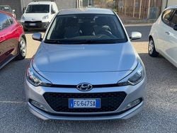 Argento Usata 2017 Hyundai i20 Comfort Tre volumi | 6499 € (Buon prezzo)