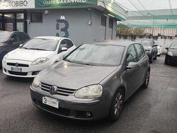 Grigio Usata 2006 VW Golf V Comfortline Tre volumi | 2400 € (Buon prezzo)