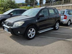Grigio Usata 2006 Toyota RAV4 Sol SUV | 5950 € (Buon prezzo)