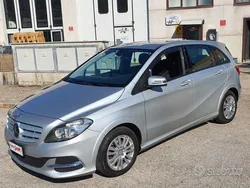 Argento Usata 2014 Mercedes B200 Executive Monovolume | 10.900 € (Molto cara)