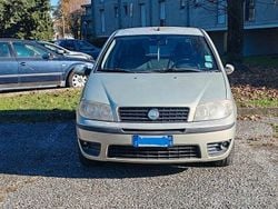 Usata 2005 Fiat Punto Dynamic Due volumi | 800 € (Super prezzo)