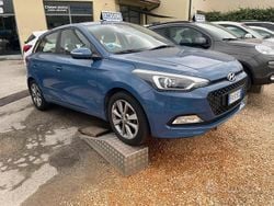 Blu Usata 2018 Hyundai i20 Comfort Tre volumi | 7900 € (Buon prezzo)