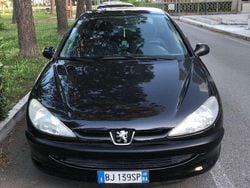 Nero Usata 2002 Peugeot 206 Tre volumi | 2000 € (Cara)