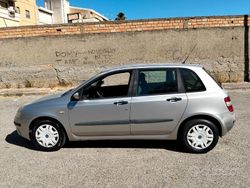 Grigio Usata 2002 Fiat Stilo Dynamic Tre volumi | 2500 € (Cara)