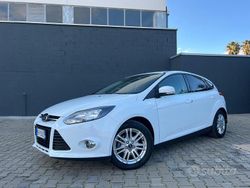 Bianco Usata 2013 Ford Focus Titanium Tre volumi | 6499 € (Buon prezzo)