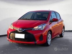Rosso Usata 2016 Toyota Yaris Lounge Tre volumi | 8700 € (Ottimo prezzo)
