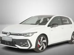 Pure white Usata 2024 VW Golf Style Coupé | 37.900 €