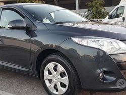 Grigio Usata 2009 Renault Mégane Tre volumi | 3600 € (Buon prezzo)