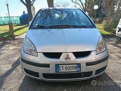 Grigio Usata 2005 Mitsubishi Colt Tre volumi | 2000 € (Buon prezzo)