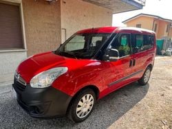 Rosso Usata 2015 Opel Combo Monovolume | 7300 € (Buon prezzo)