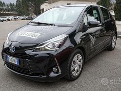Nero Usata 2018 Toyota Yaris Hybrid Tre volumi | 11.500 € (Buon prezzo)
