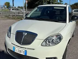 Bianco Usata 2011 Lancia Ypsilon Platinum Due volumi | 3500 € (Ottimo prezzo)