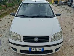 Bianco Usata 2006 Fiat Punto Active Due volumi | 3000 € (Molto cara)