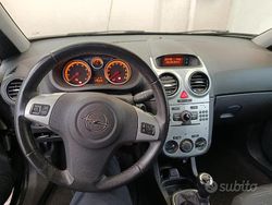 Usata 2011 Opel Corsa Cosmo Tre volumi | 3500 € (Buon prezzo)