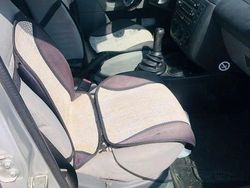 Grigio Usata 2003 Ford Fiesta Ghia Due volumi | 1200 € (Super prezzo)