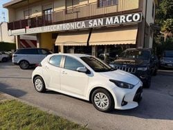 Bianco Usata 2023 Toyota Yaris Cross Active SUV | 15.500 €