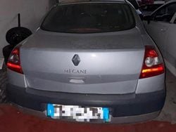 Grigio Usata 2005 Renault Mégane II Tre volumi | 2000 € (Buon prezzo)
