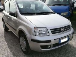 Grigio chiaro Usata 2010 Fiat Panda Dynamic Due volumi | 4900 € (Molto cara)