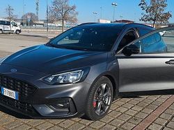 Grigio Usata 2019 Ford Focus ST-Line Station wagon | 13.000 € (Buon prezzo)