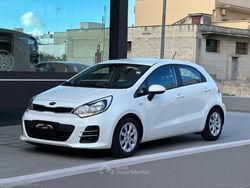 Bianco Usata 2016 Kia Rio Tre volumi | 7800 € (Cara)